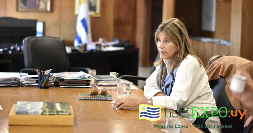 Reunion para mejorar el transporte metropolitano. Intendenta Garrido y Ministra Etcheverry.