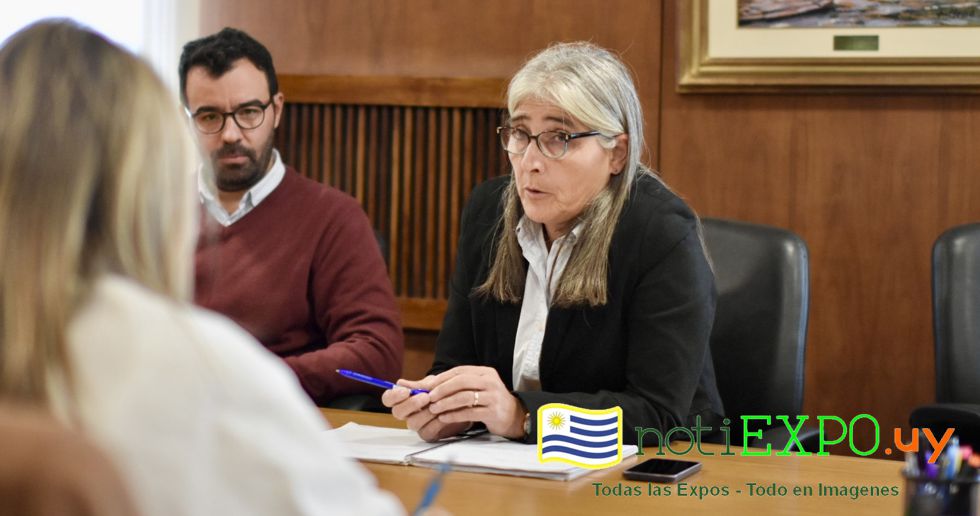 Reunion para mejorar el transporte metropolitano. Intendenta Garrido y Ministra Etcheverry.