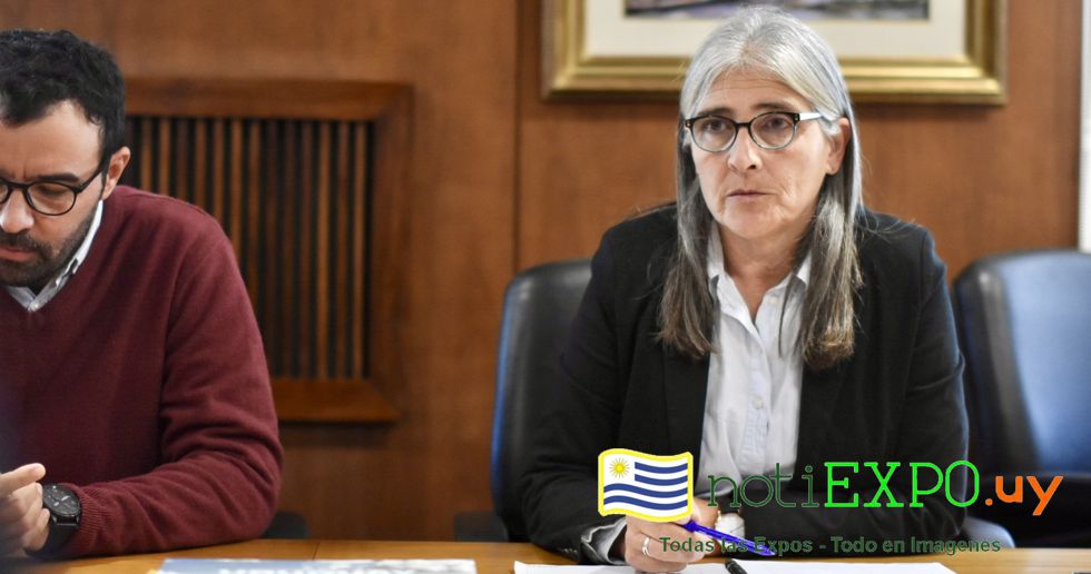 Reunion para mejorar el transporte metropolitano. Intendenta Garrido y Ministra Etcheverry.