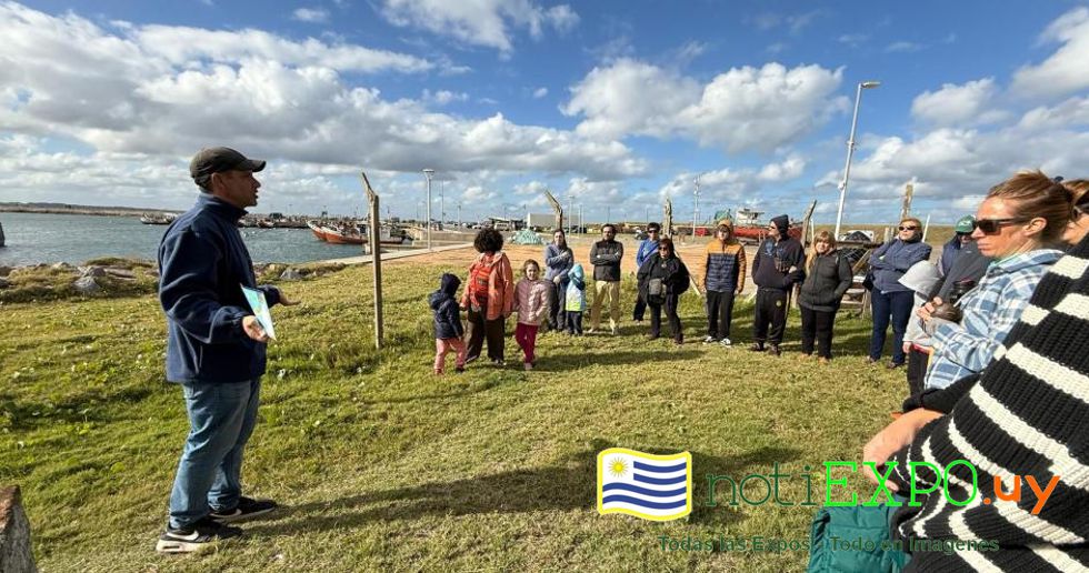 Sede de la DINARA en La Paloma, llena de gente. Estado presente.