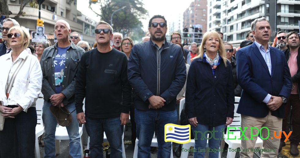 El Presidente Yamandu Orsi en el Acto del 1ro de MAYO .