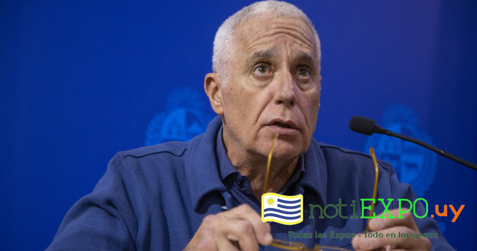 Conferenica de Prensa del Ministro del Interior Carlos Negro.