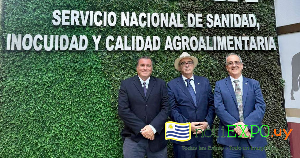 El Ministro y todo el equipo en Mexico.