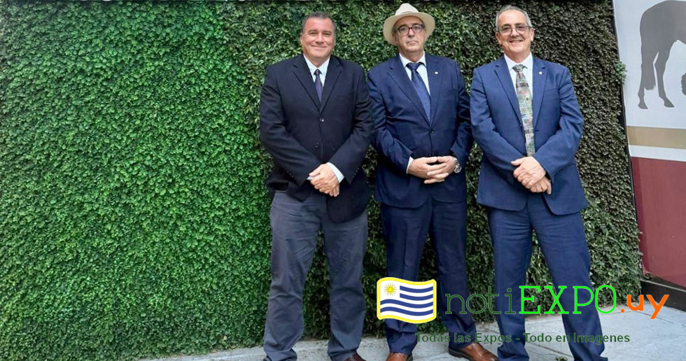 El Ministro y todo el equipo en Mexico.