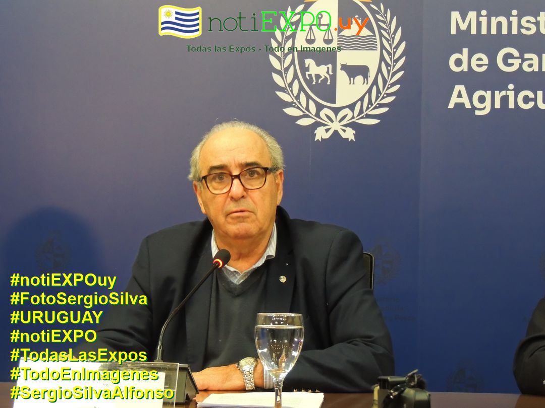 Conferencia de prensa Ministro Alfredo Fratti junto a INIA e INAC tras gira por China. Fotografia de Sergio Silva. #FotoSergioSilva