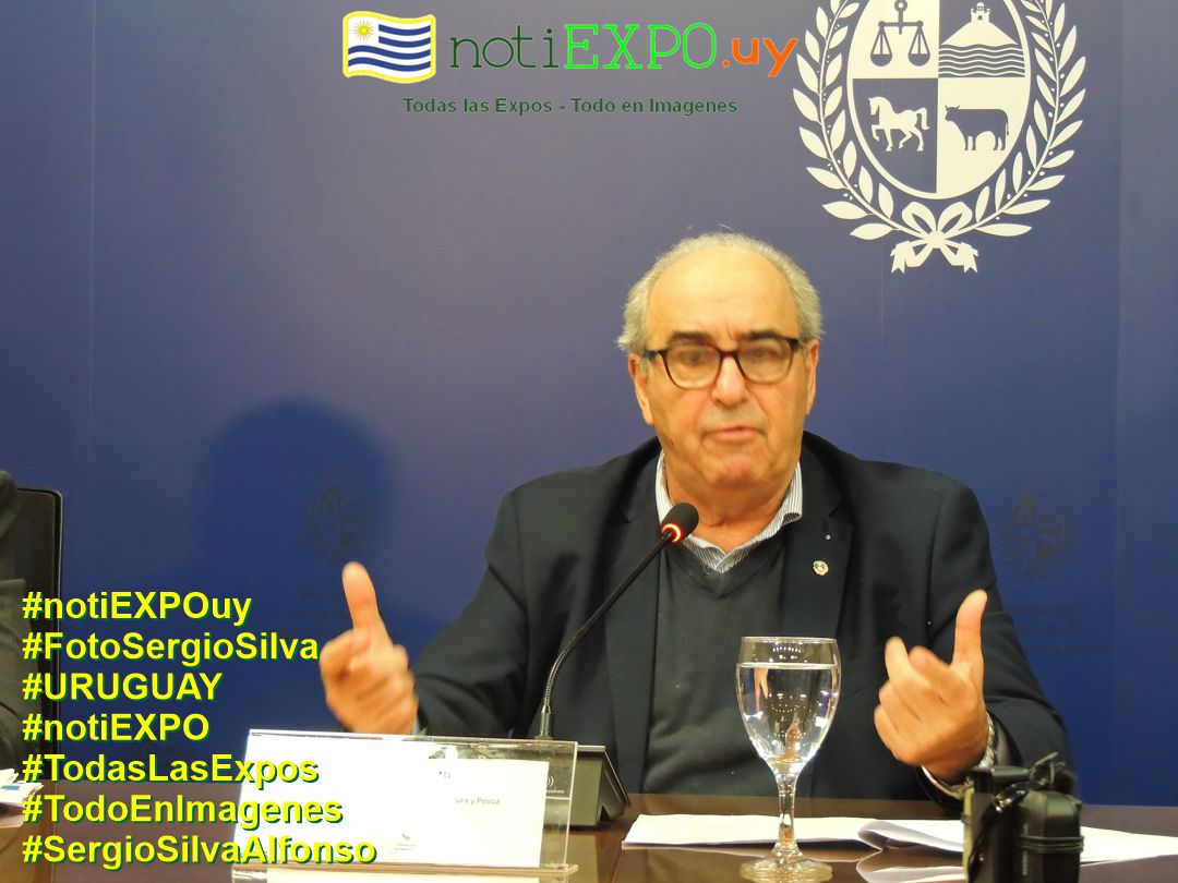 Conferencia de prensa Ministro Alfredo Fratti junto a INIA e INAC tras gira por China. Fotografia de Sergio Silva. #FotoSergioSilva