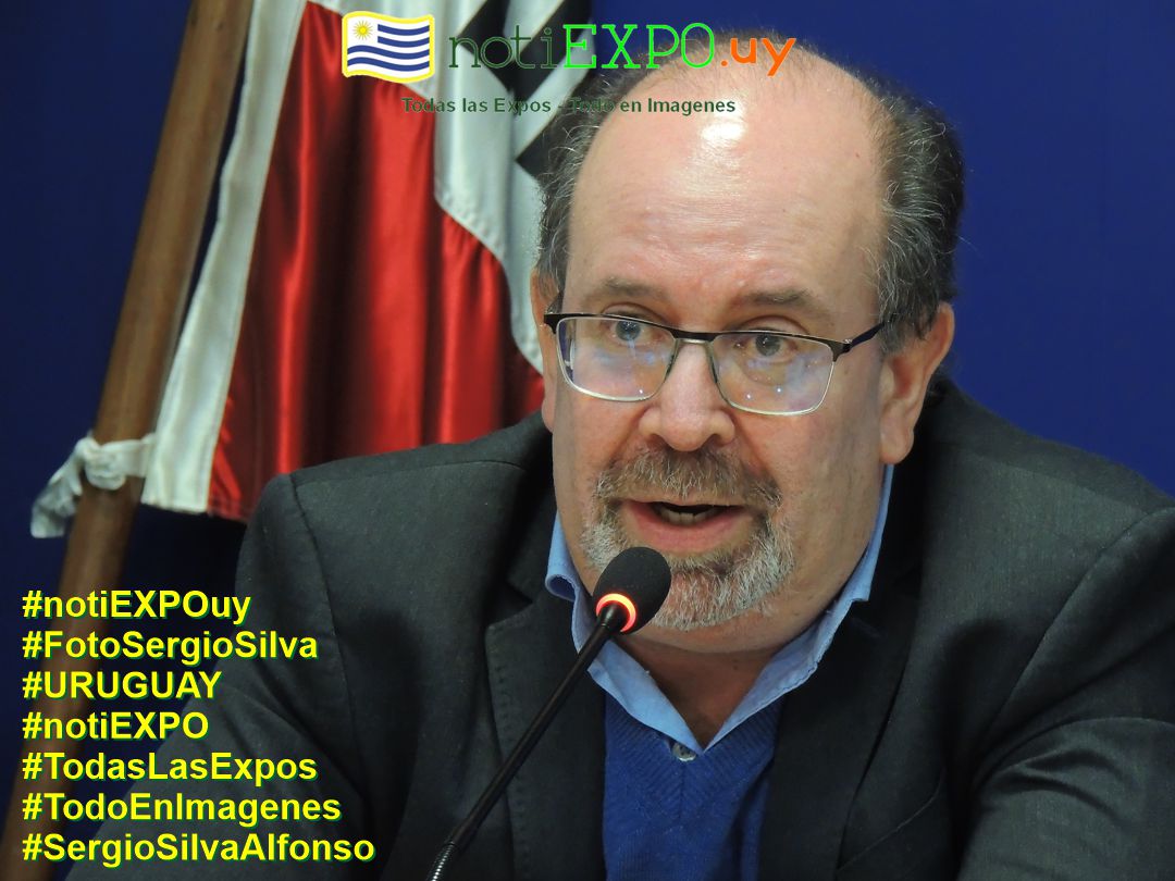 El Ministro Alfredo Fratti junto a INAC e INIA tras gira por CHINA. Foto Sergio Silva. #FotoSergioSilva