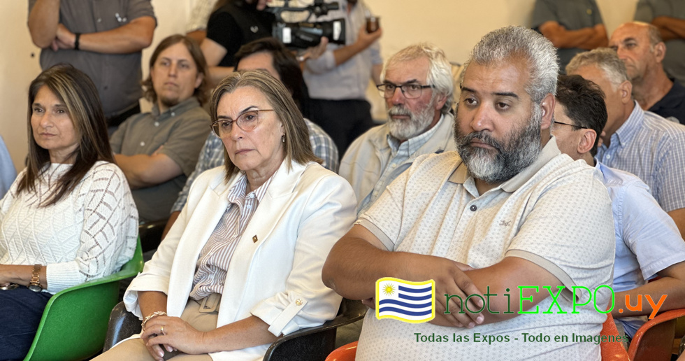 Canelones crea pozos de agua para riego o hidratacion animal.