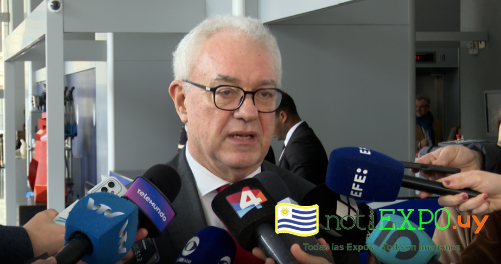 El Ministro de RREE Mario Lubetkin hablo del triunfo del Presidente de Brasil.