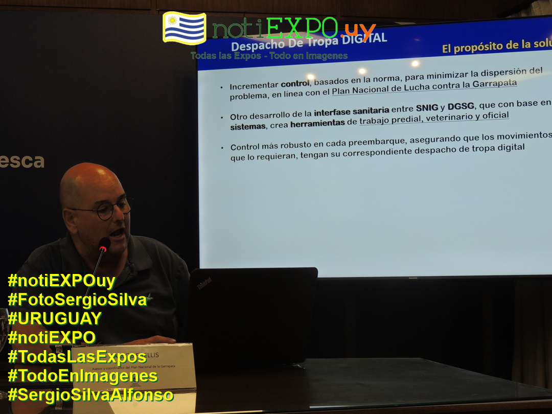 El Dr. Carlos Fuellis en la presentacion DTD en la capital. Fotografia de Sergio Silva.