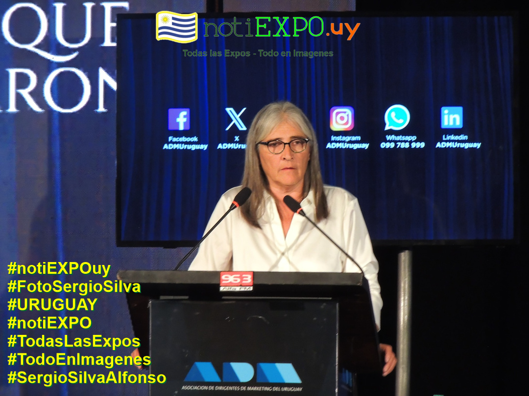 Mtra. Lucia Etcheverry en ADM almuerzo de trabajo. Foto de Sergio Silva. #FotoSergioSilva