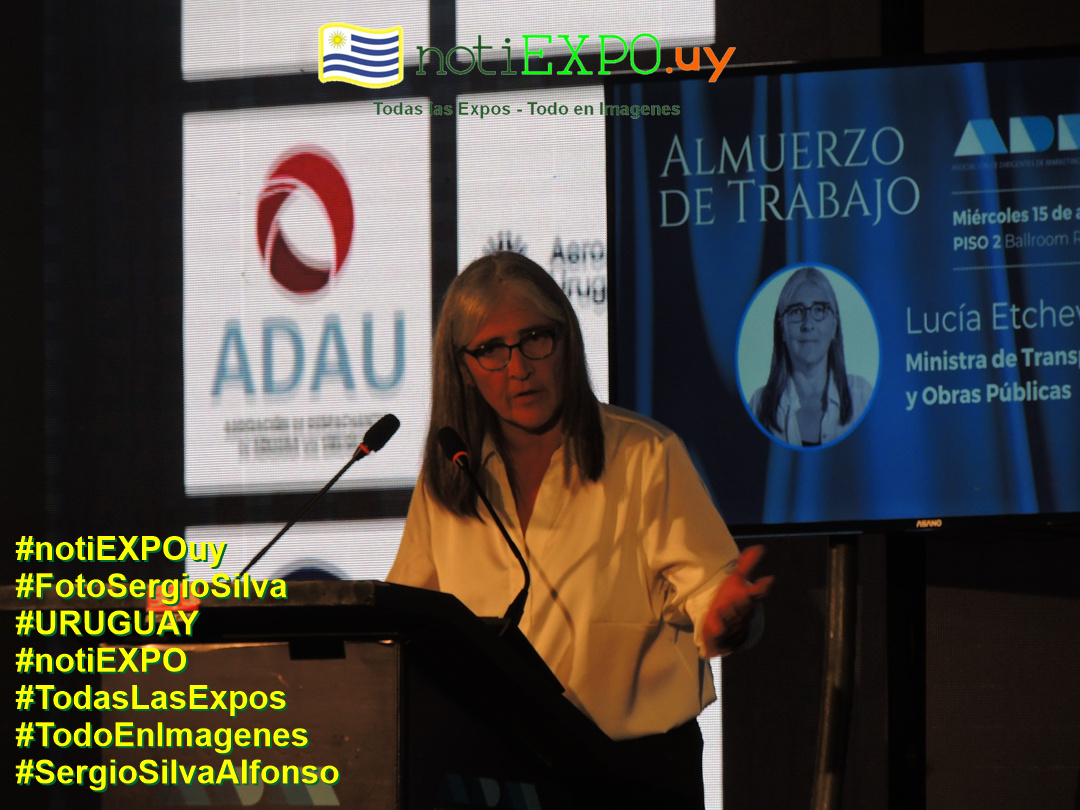 Mtra. Lucia Etcheverry en ADM almuerzo de trabajo. Foto de Sergio Silva. #FotoSergioSilva