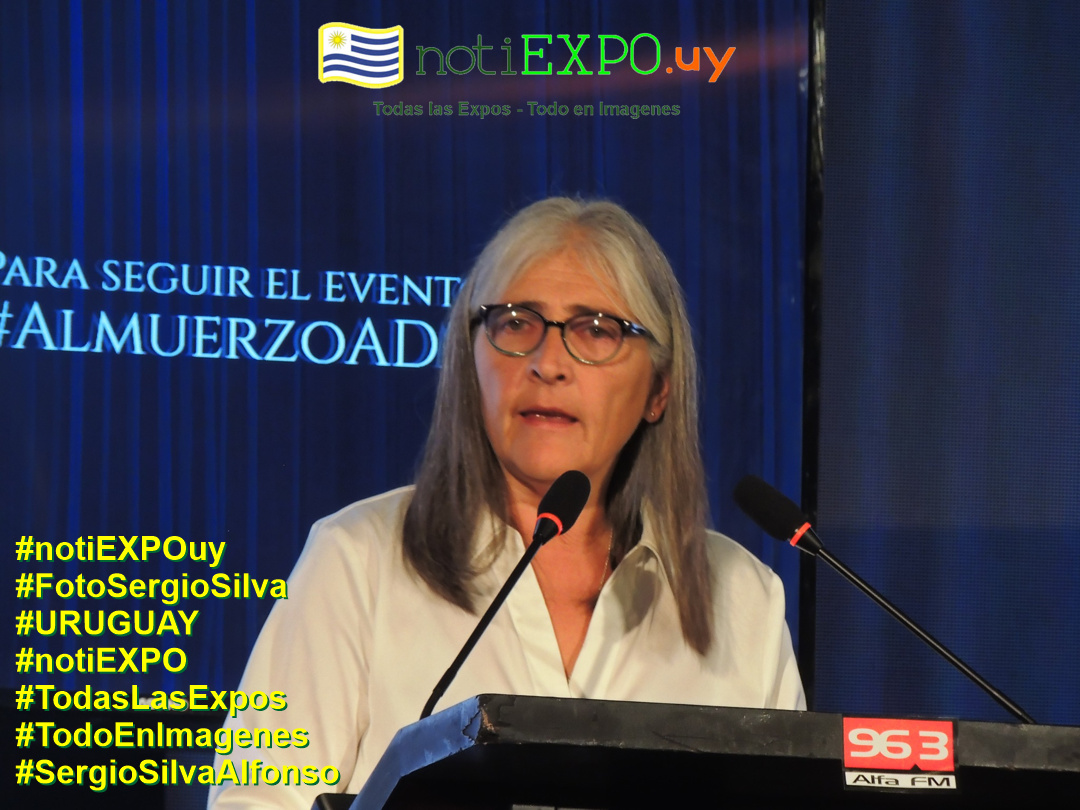 Mtra. Lucia Etcheverry en ADM almuerzo de trabajo. Foto de Sergio Silva. #FotoSergioSilva