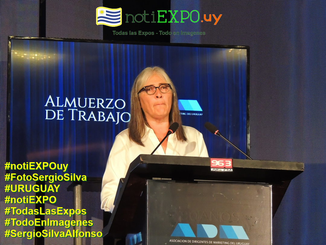 Mtra. Lucia Etcheverry en ADM almuerzo de trabajo. Foto de Sergio Silva. #FotoSergioSilva