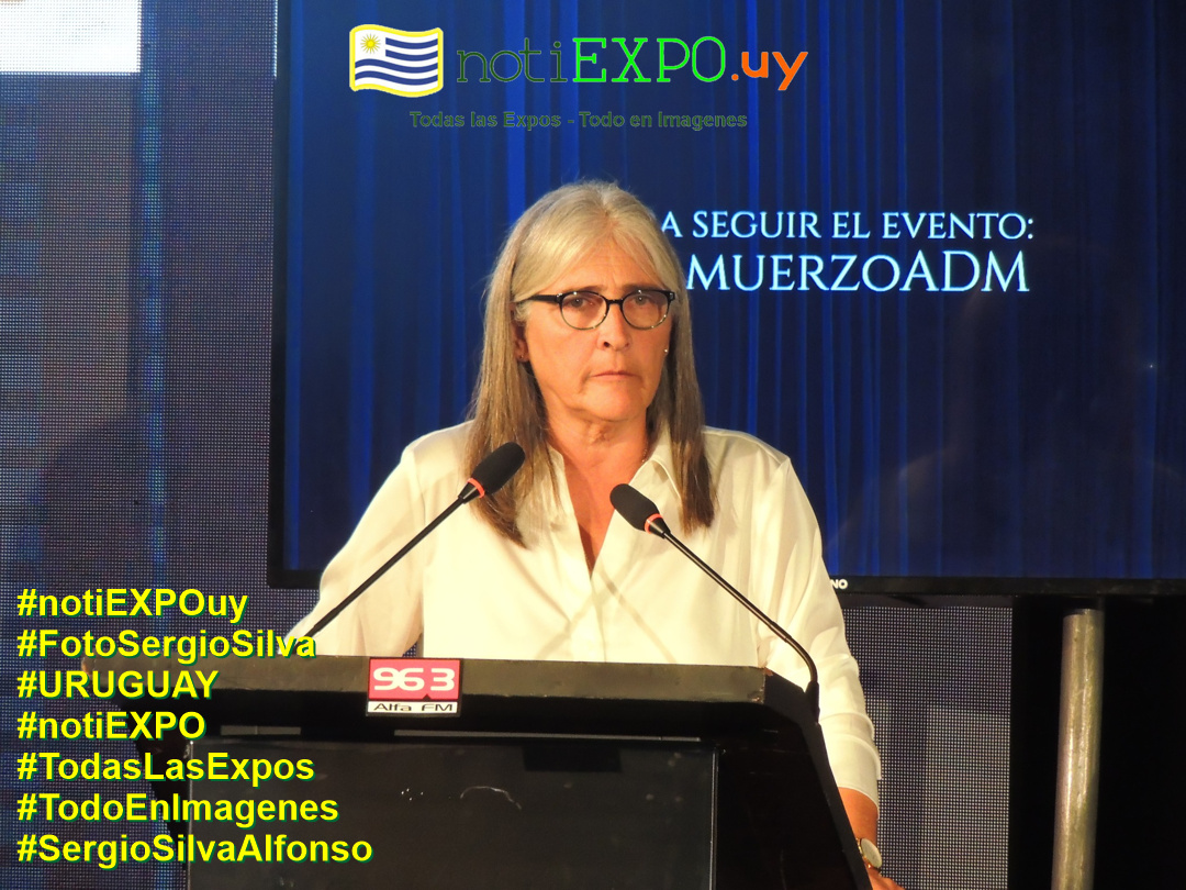 Mtra. Lucia Etcheverry en ADM almuerzo de trabajo. Foto de Sergio Silva. #FotoSergioSilva