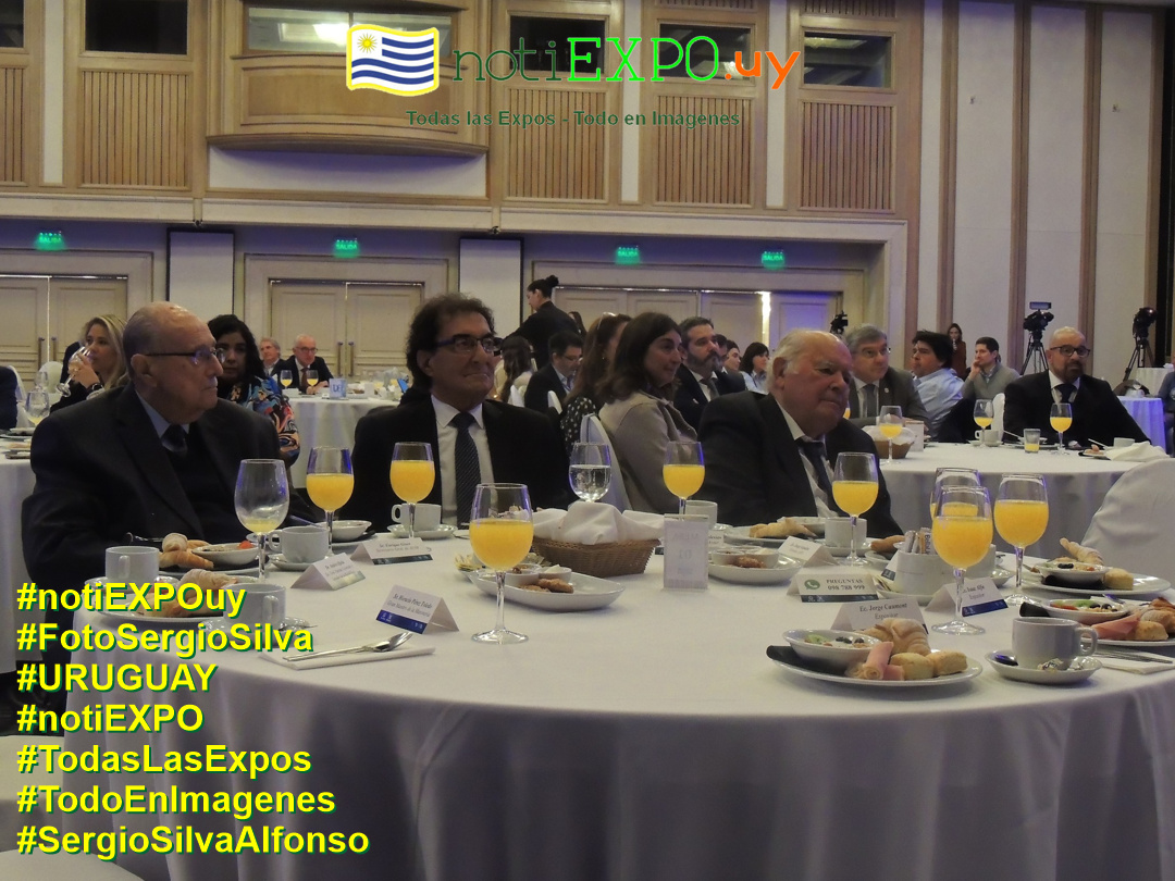 Mtra. Lucia Etcheverry en ADM almuerzo de trabajo. Foto de Sergio Silva. #FotoSergioSilva